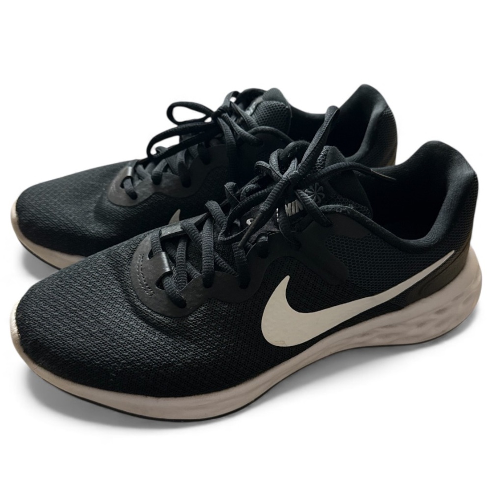 Nike Women's Revolution 6 Next Nature Black and White Sneakers Size 8W